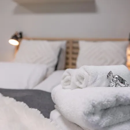 아파트 Arctic Clover